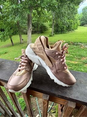 Nike Air Huarache Run Premium Rose Gold Taupe Sneakers Women's US 10 EU 42